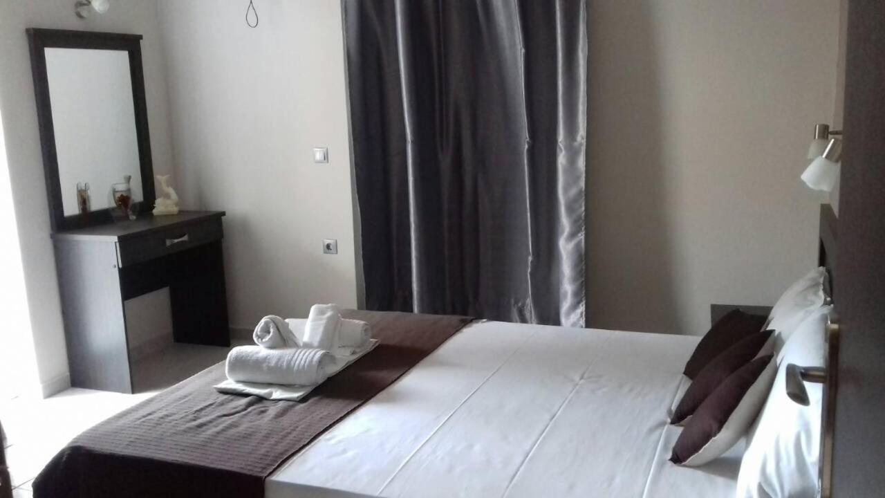 Roula Aparthotel